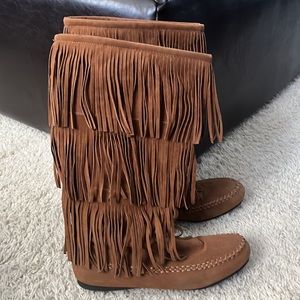 Hot & Tomato-Womens size 11M camel suede fringe boots.